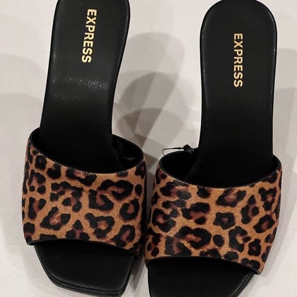 BNWT Thick Haircalf Leather, Leopard print Size 6 slip on style heels - Picture 3 of 6